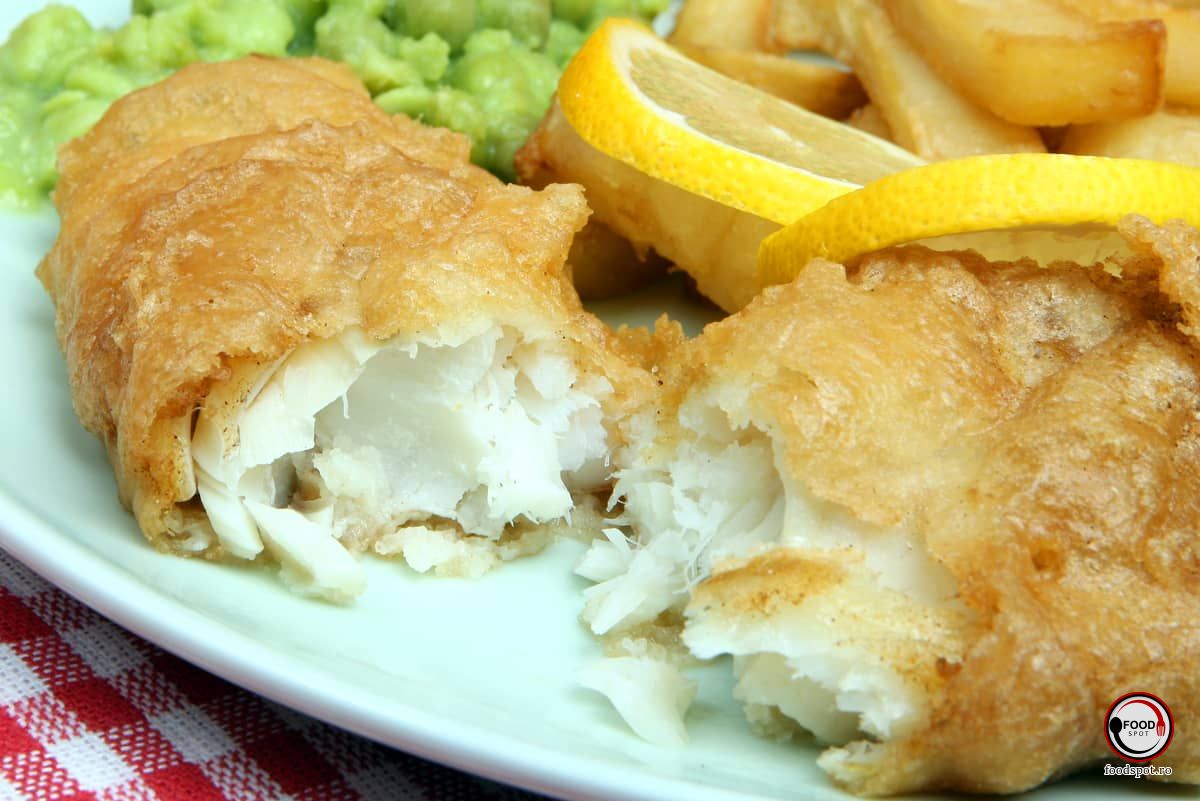 Fish and chips tradițional britanic