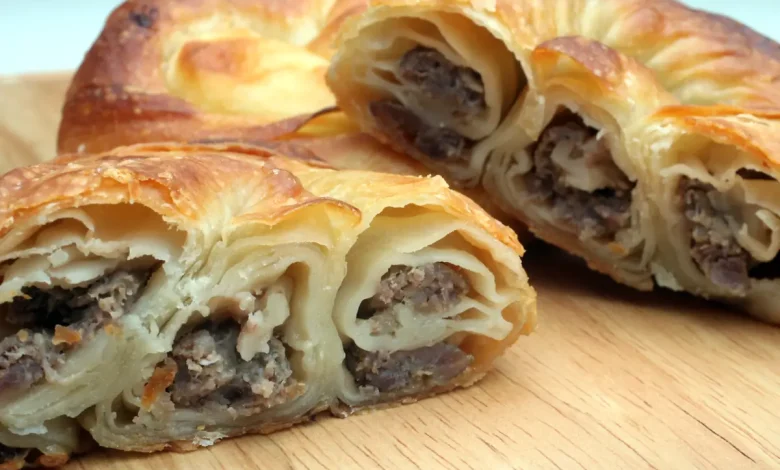 Un dedlicios burek cu carne.