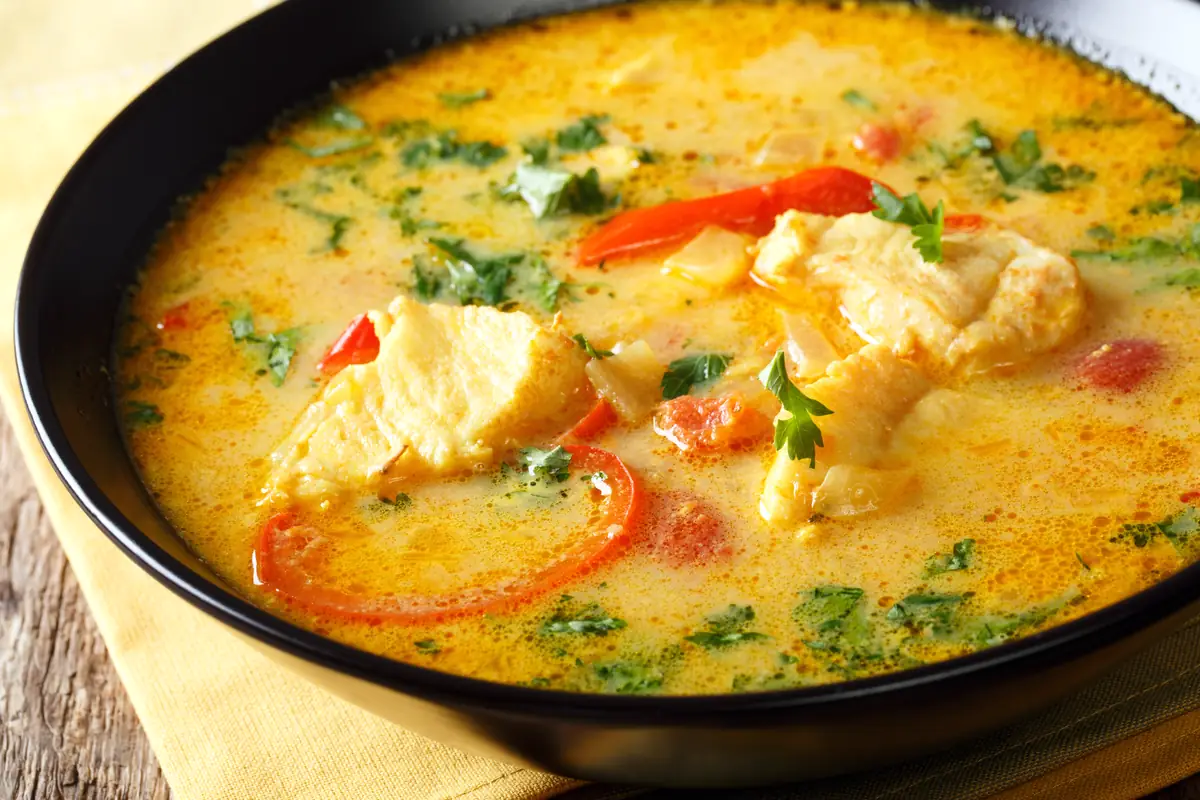 Moqueca baiana, tocană de pește braziliană autentică
